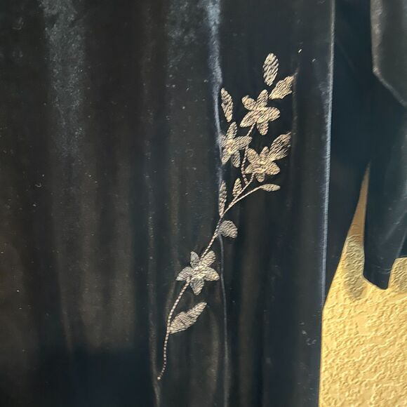 Vintage Black Velvet Boat Neck Top Womens  1X 3/4 Sleeve Embroidered Floral - Picture 4 of 7